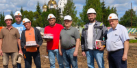 Книги о городе и торты: в Можайске поздравили строителей с профессиональным праздником - Regions.Ru